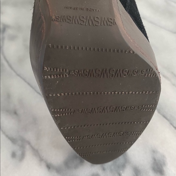 STUART WEITZMAN OTK Black Suede Platform Boots - Picture 7 of 8